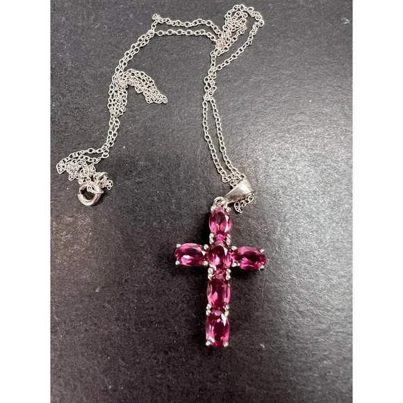 Raspberry rhodolite garnet cross pendant and chain necklace in sterling silver - Picture 3 of 16